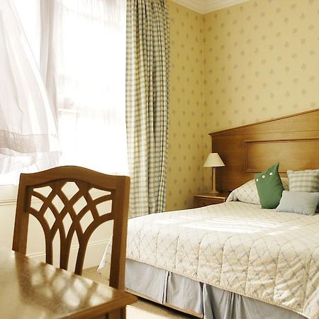 Astons Apartments London Room photo