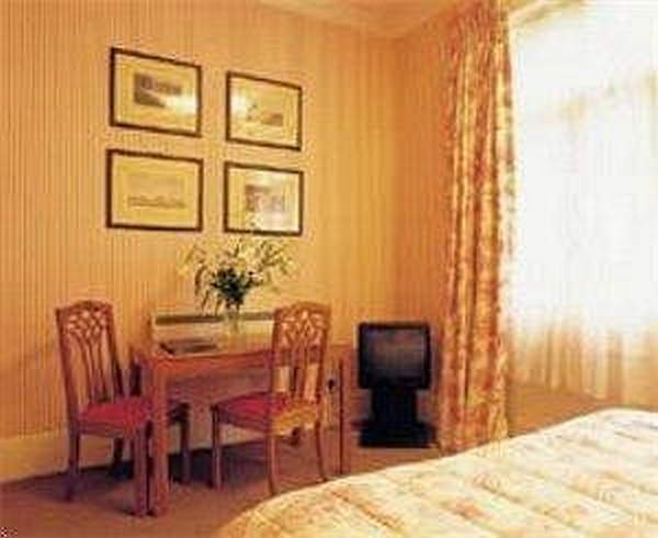 Astons Apartments London Room photo