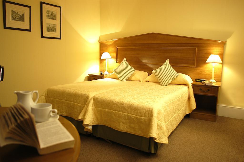 Astons Apartments London Room photo