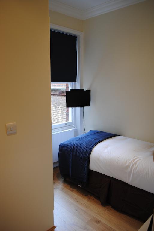 Astons Apartments London Room photo
