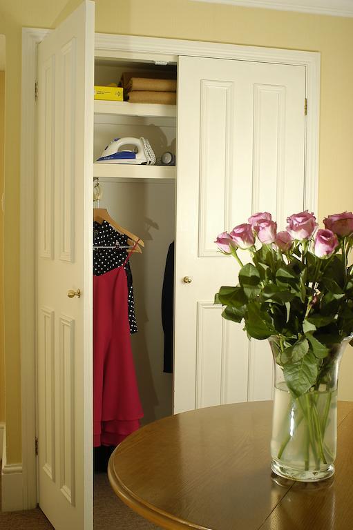 Astons Apartments London Room photo